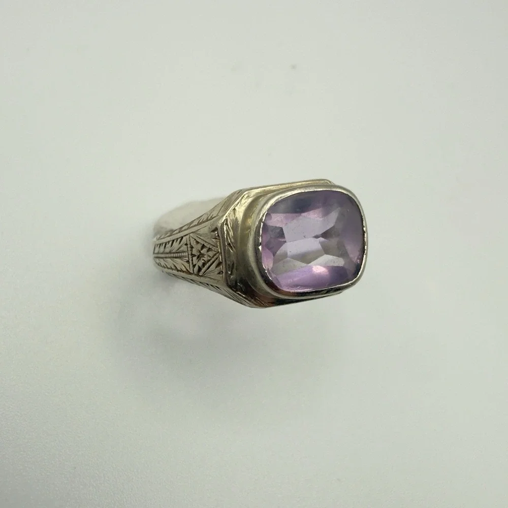 Cushion Cut Purple Stone Ring Engraved Silver Tone Art Deco Style Size 6.5 4.95g